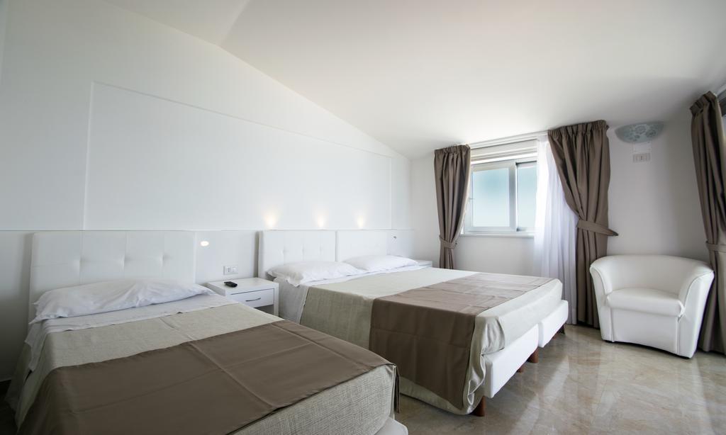Hotel Resort Rocca Di Vadaro カーポ・ヴァチカーノ 部屋 写真